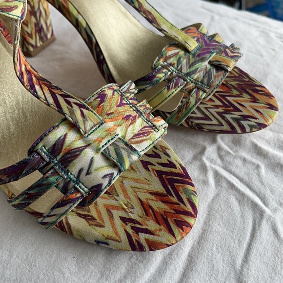 Heels - Picture 2 of 4